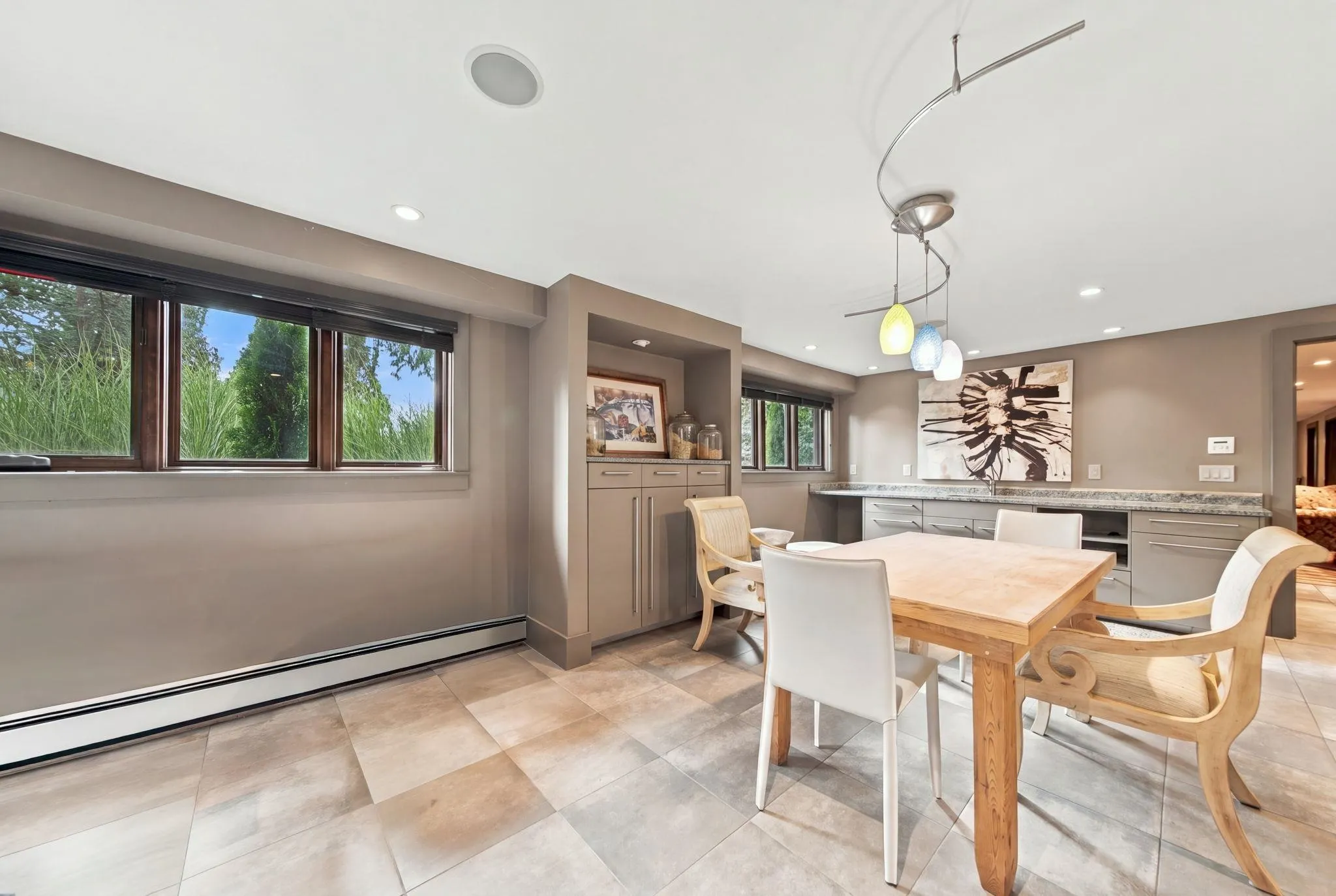 2953 Altamont Crescent