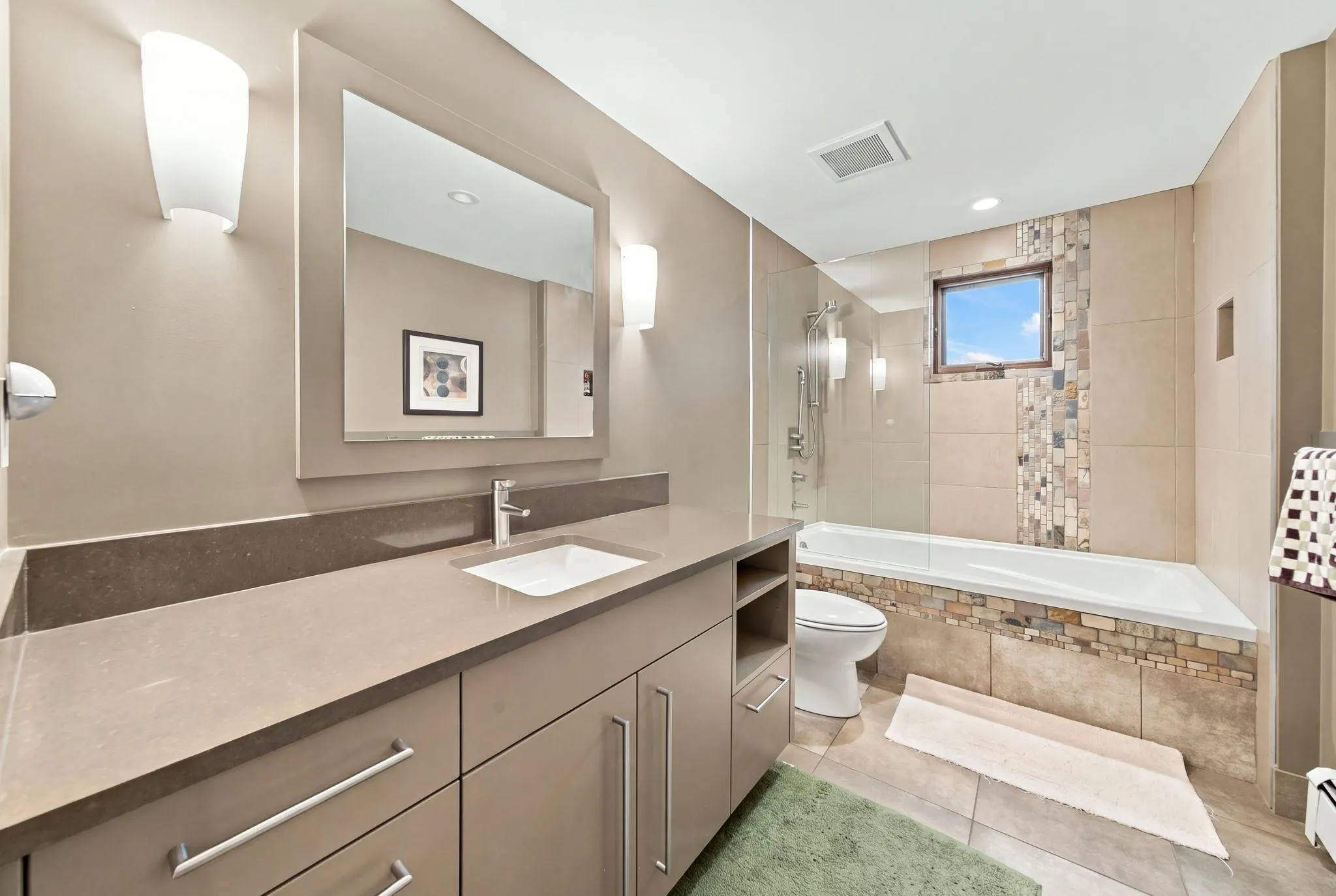 2953 Altamont Crescent