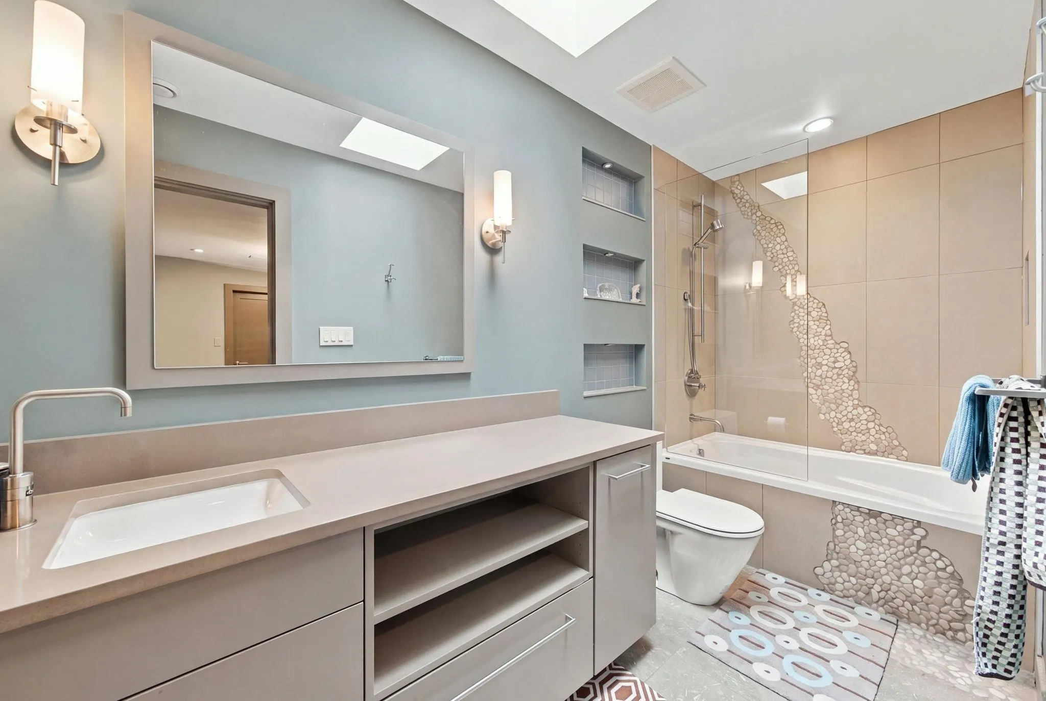 2953 Altamont Crescent