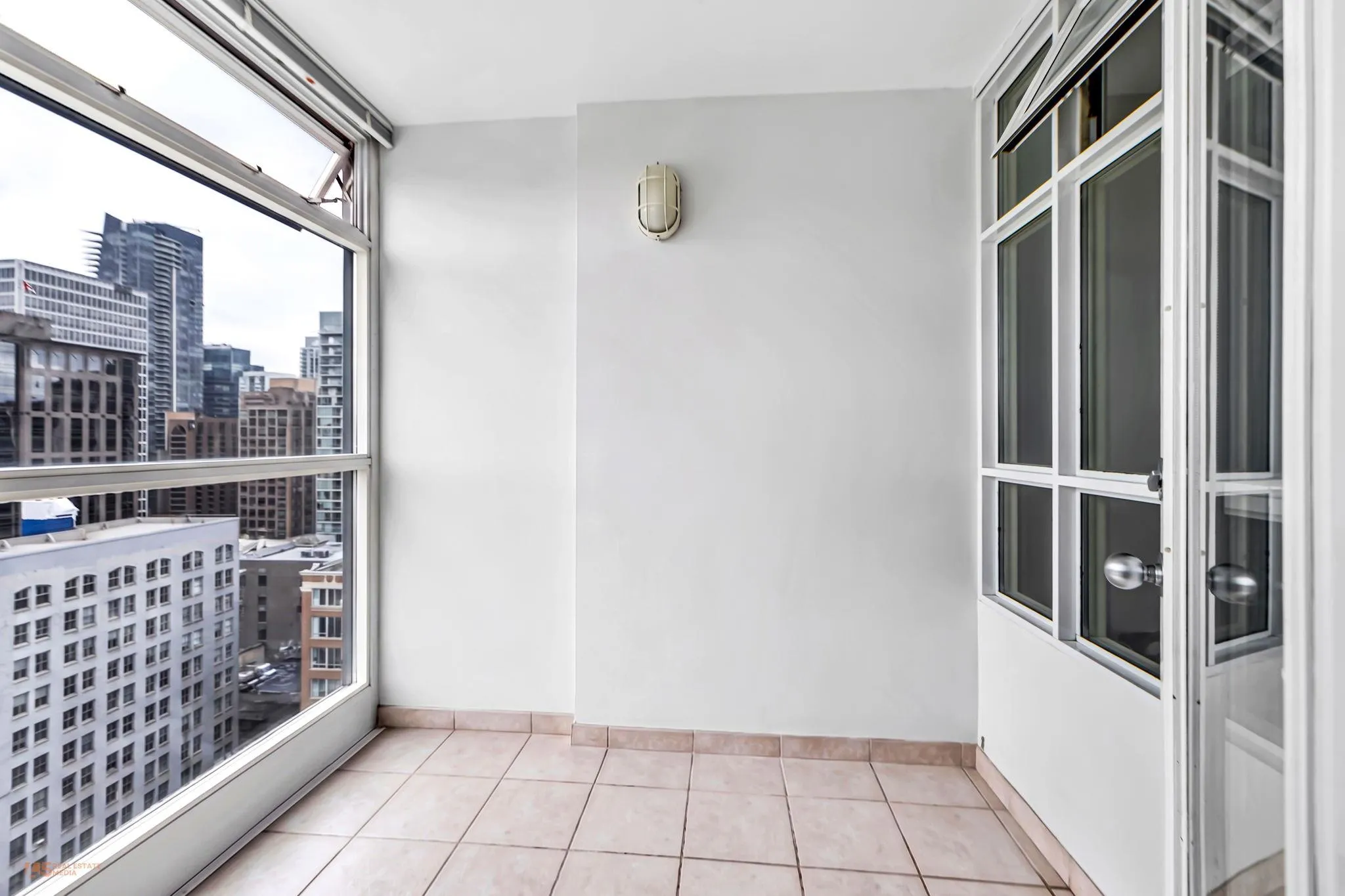 438 Seymour Street #2010