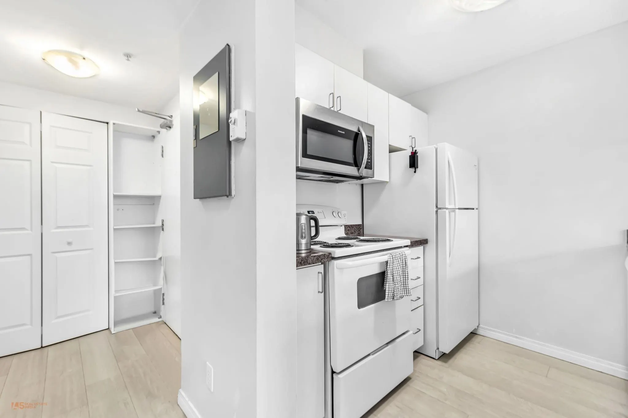 438 Seymour Street #2010