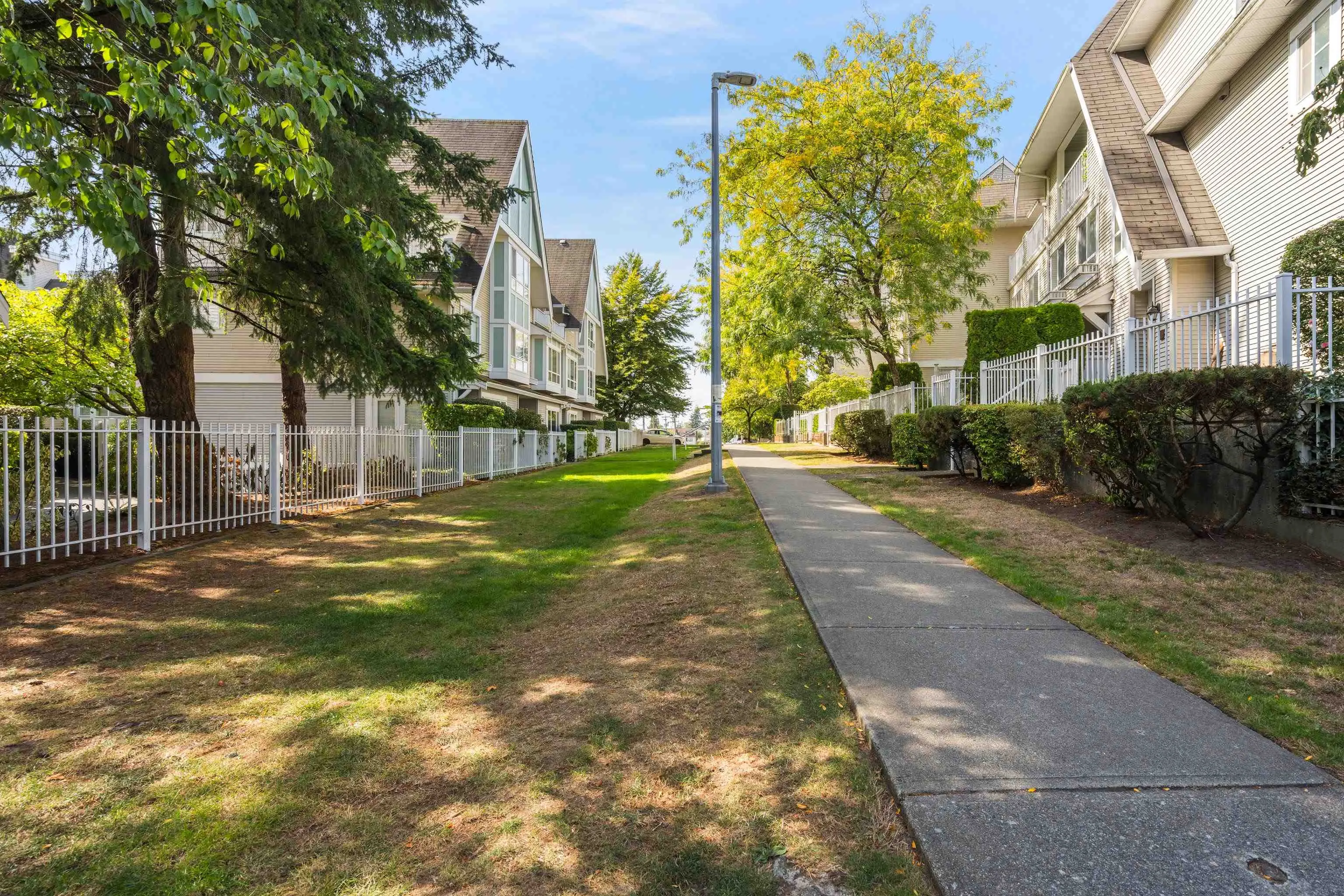 6577 Southoaks Crescent #54