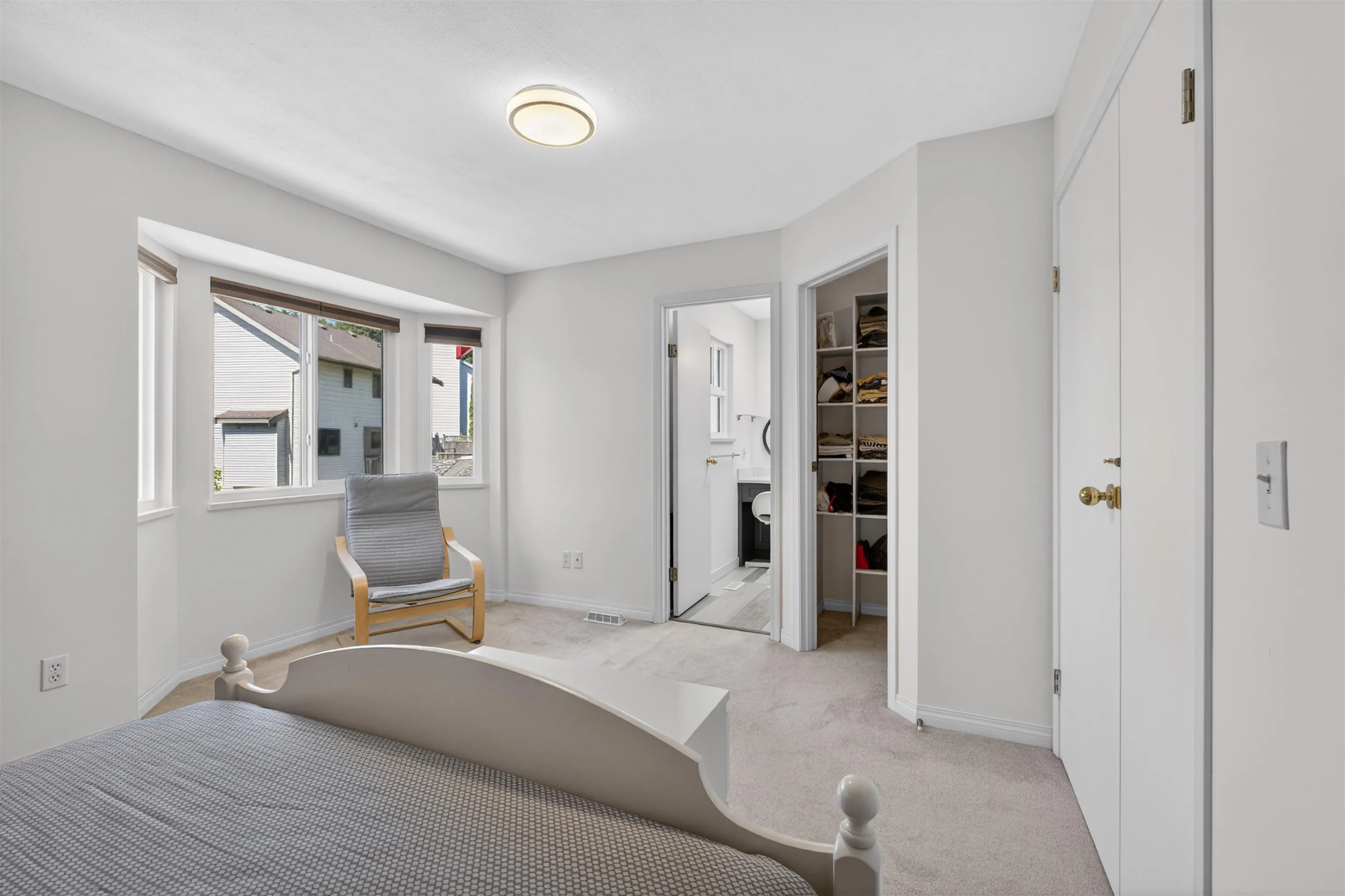 290 Santiago Street
