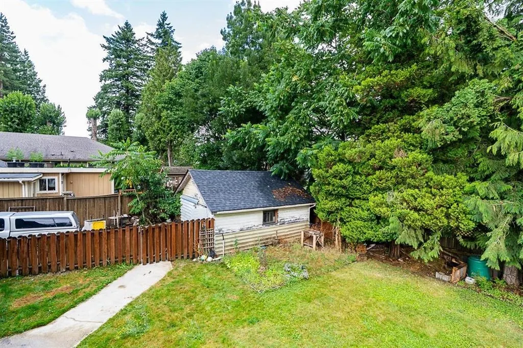 2224 Mouldstade Road