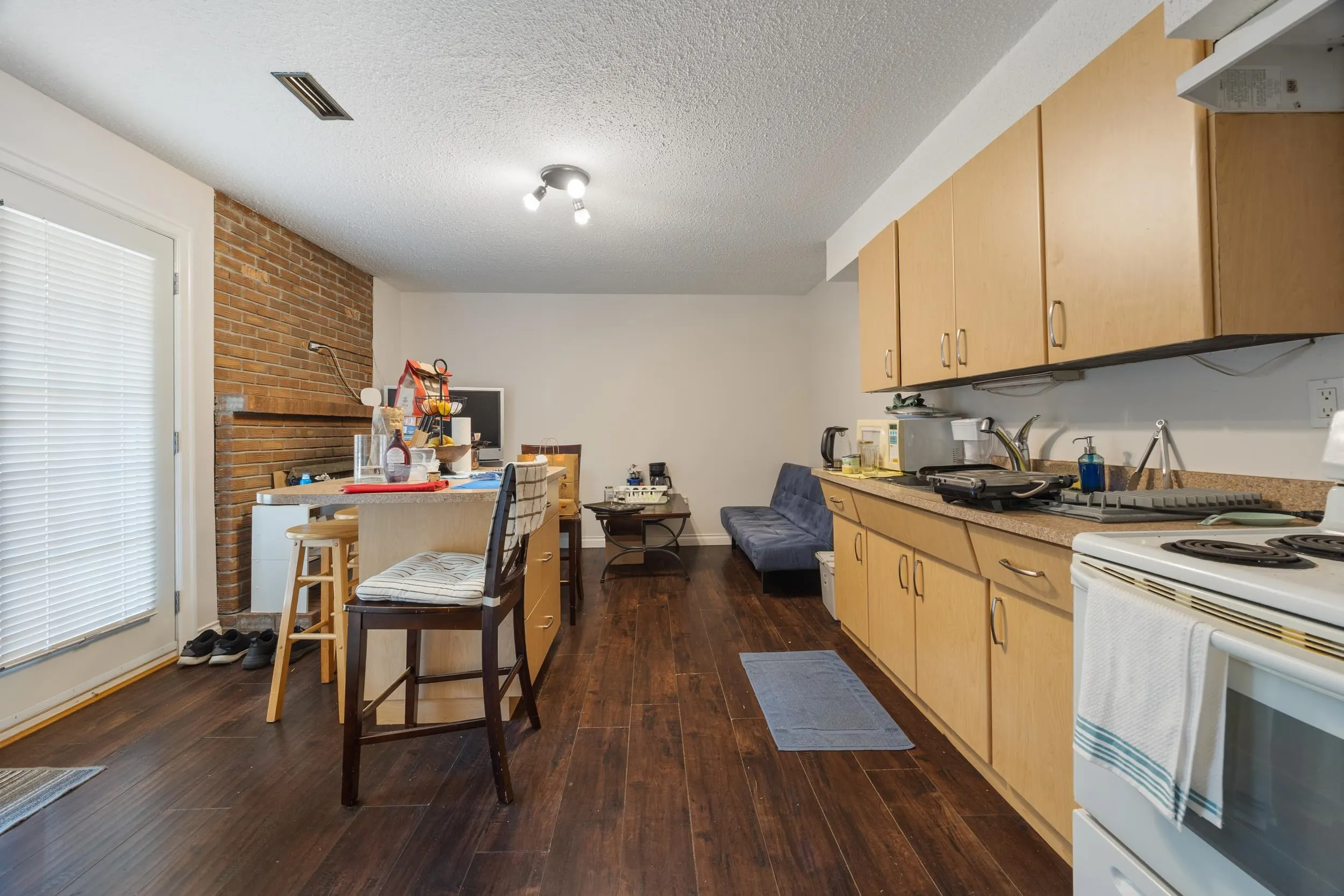 8200 Burnfield Crescent