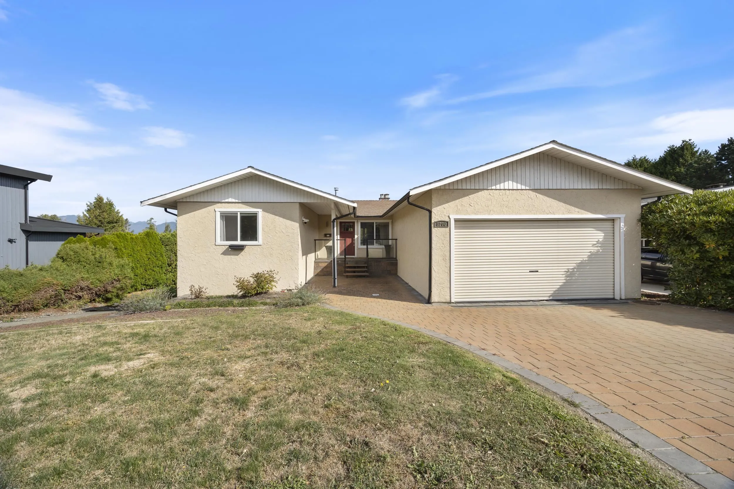 8200 Burnfield Crescent