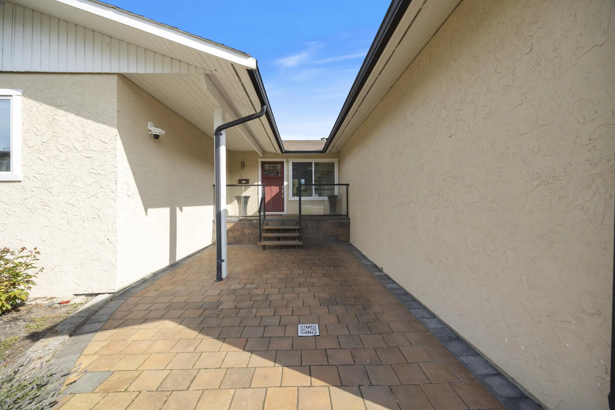 8200 Burnfield Crescent
