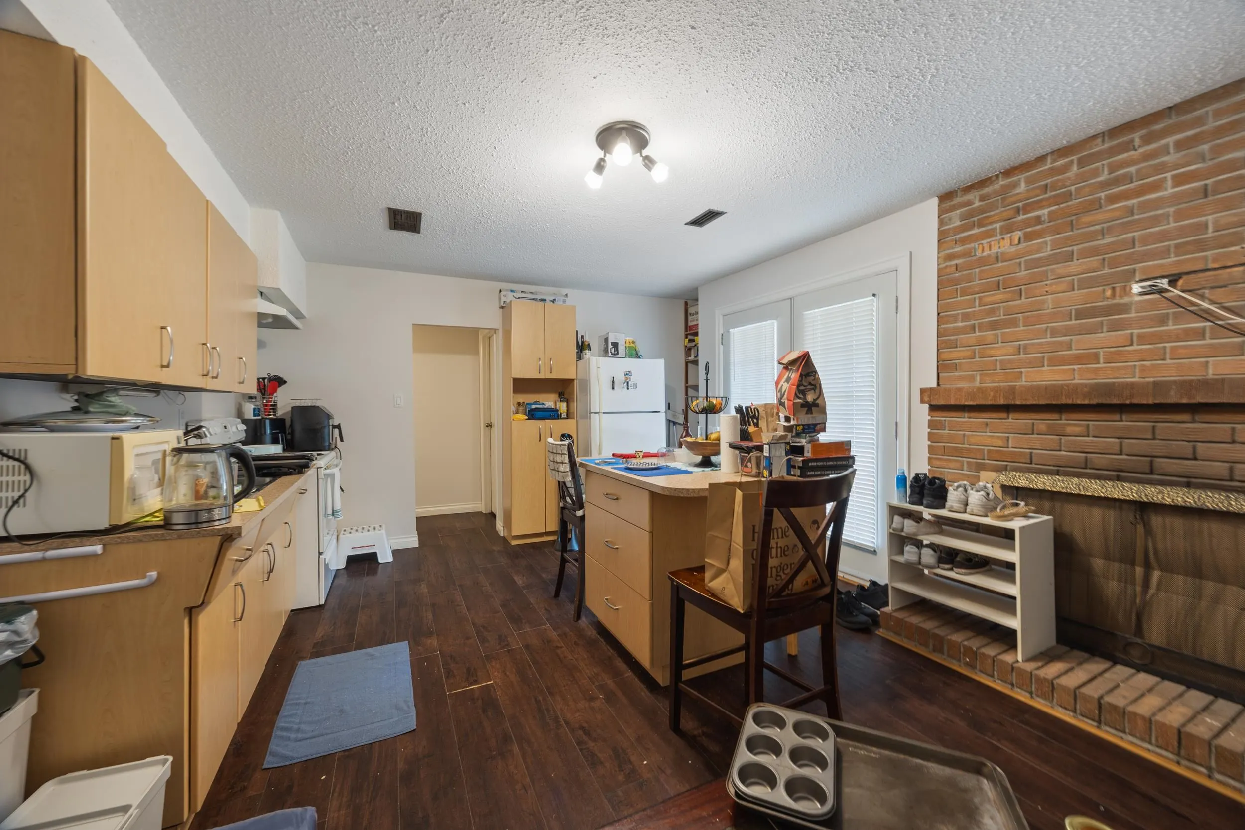 8200 Burnfield Crescent