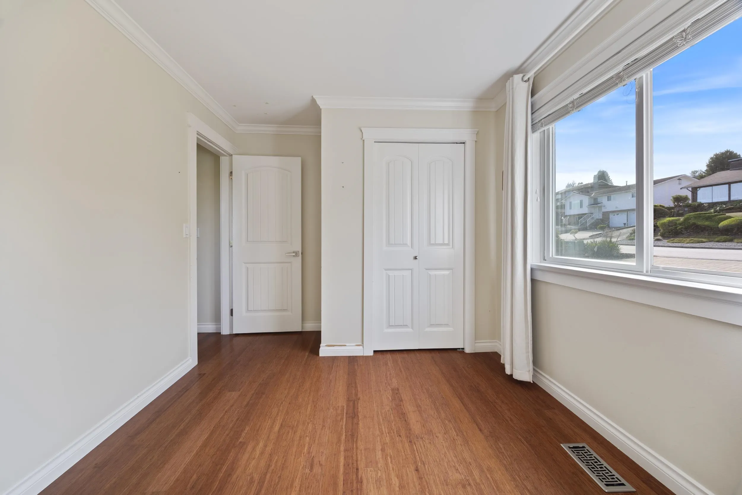8200 Burnfield Crescent