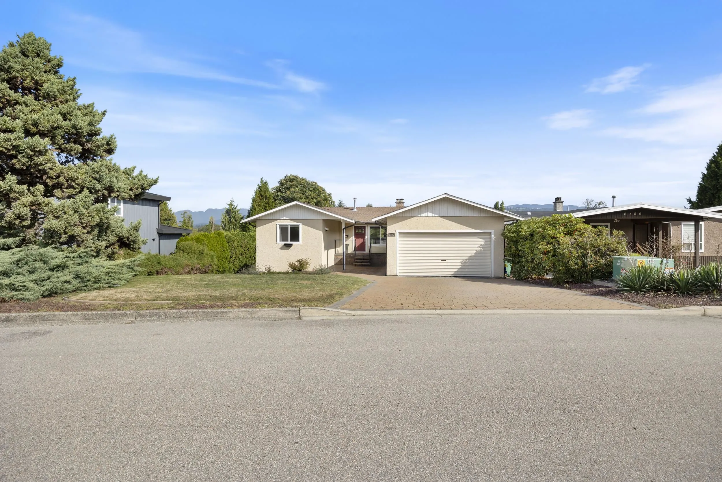 8200 Burnfield Crescent