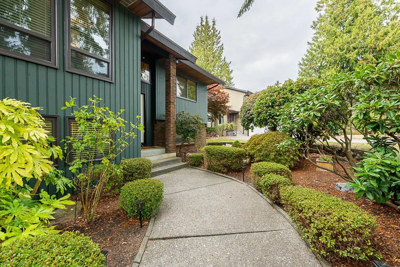 6115 Sunwood Drive