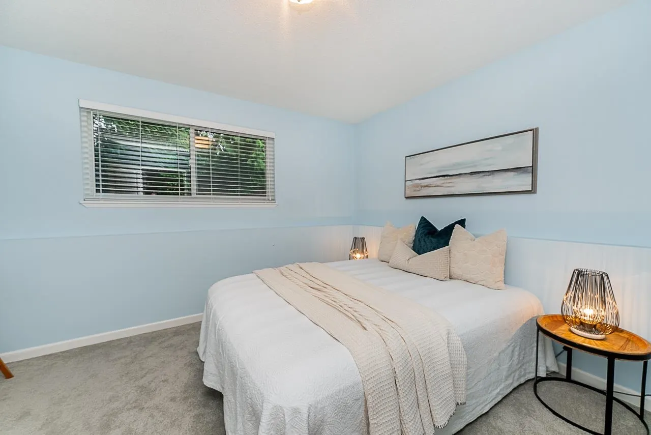 6115 Sunwood Drive