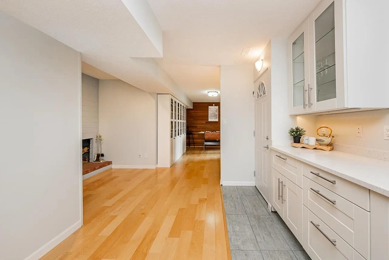 6115 Sunwood Drive