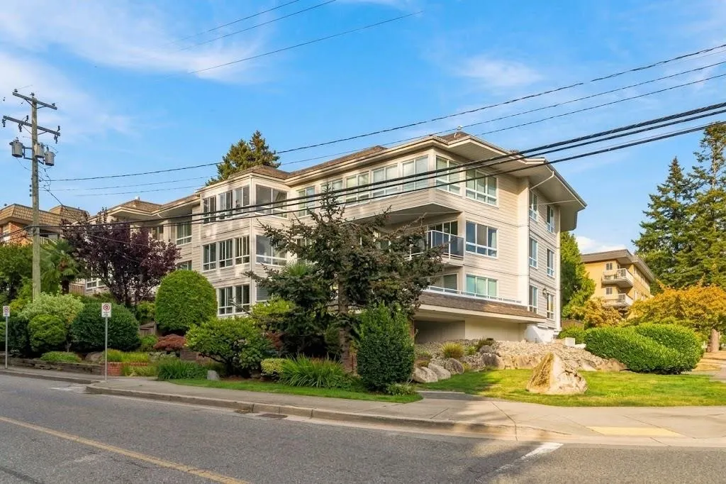 1322 Martin Street #102