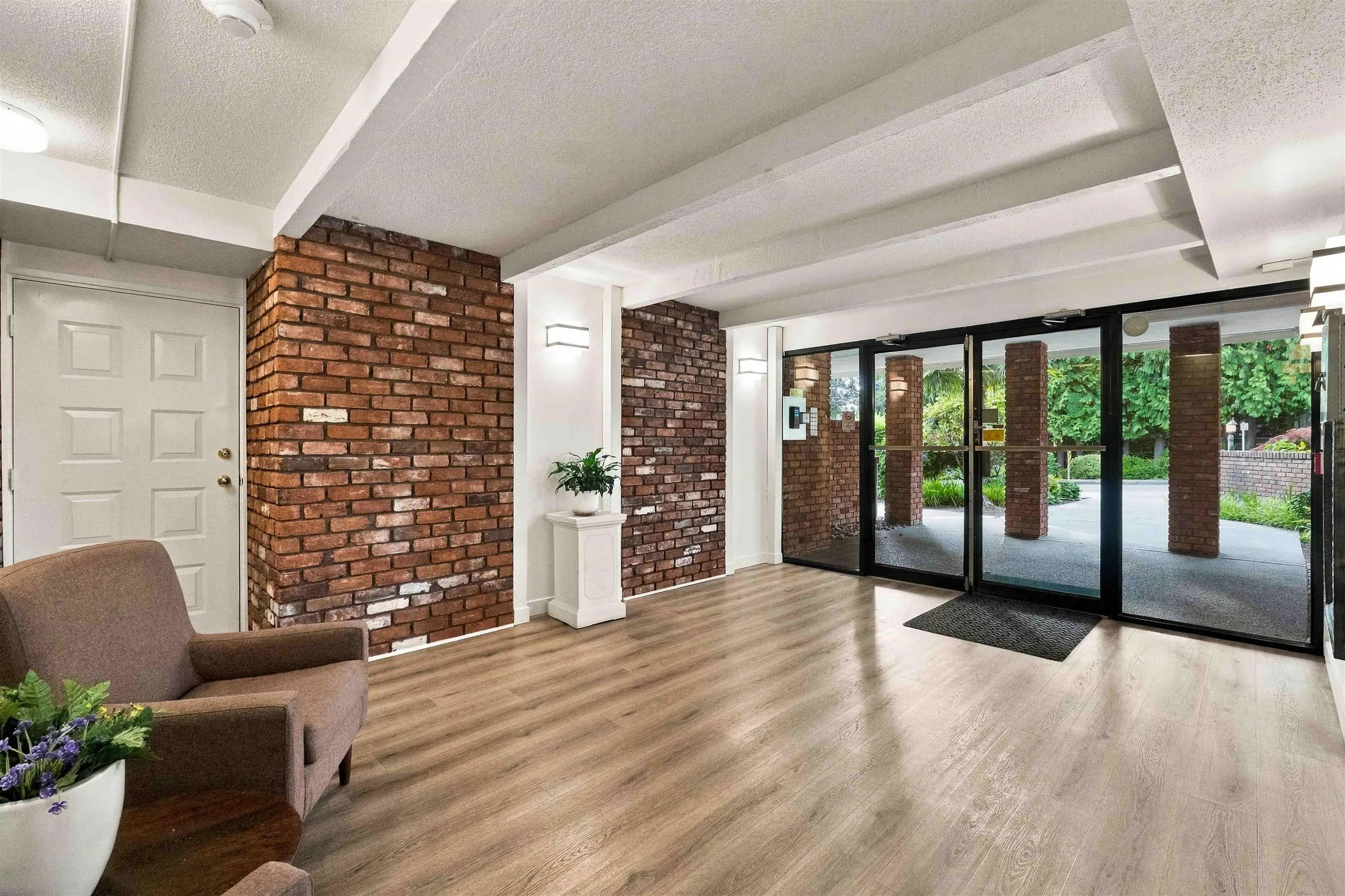 1322 Martin Street #102