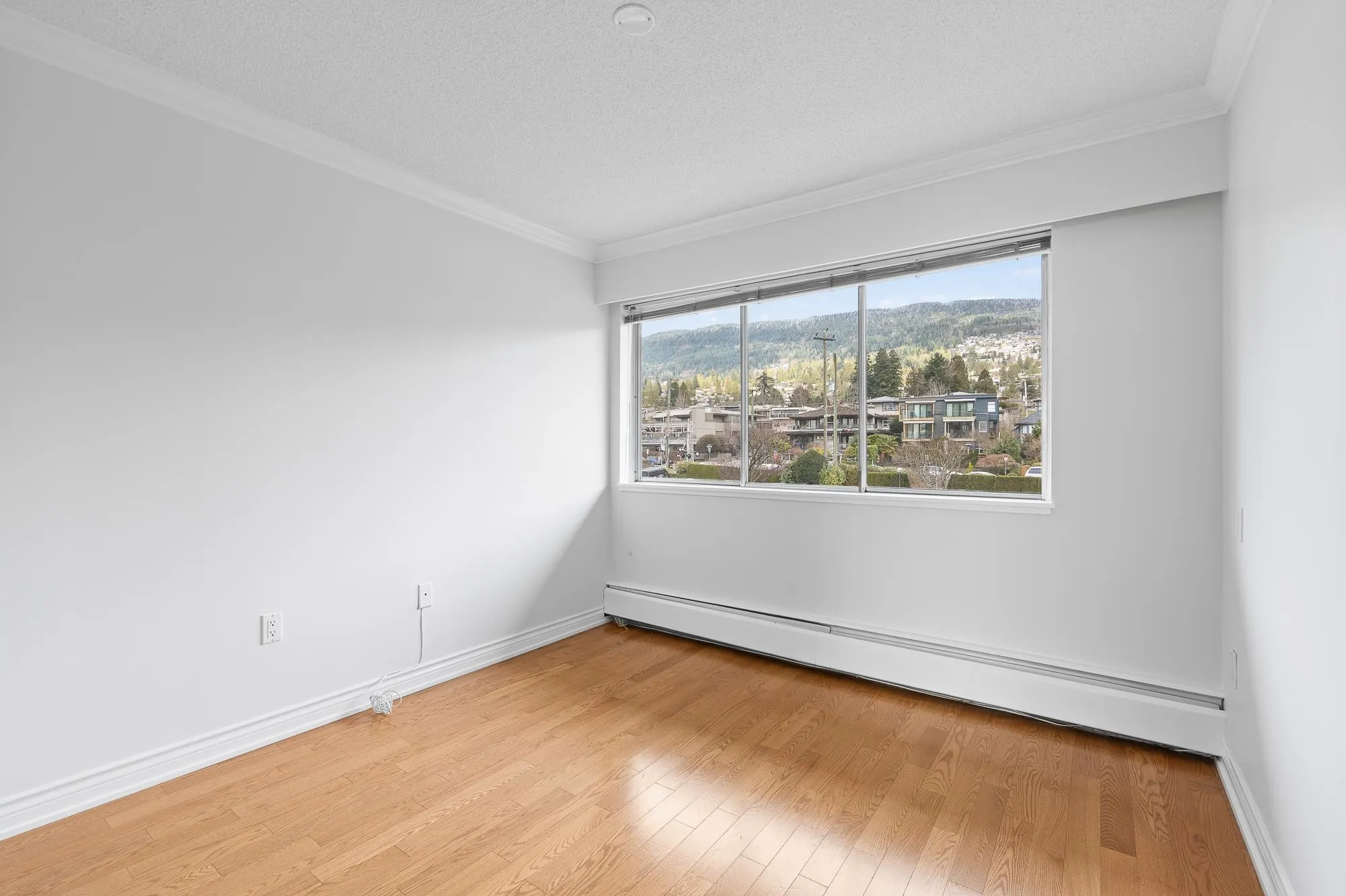 150 24th Street #203