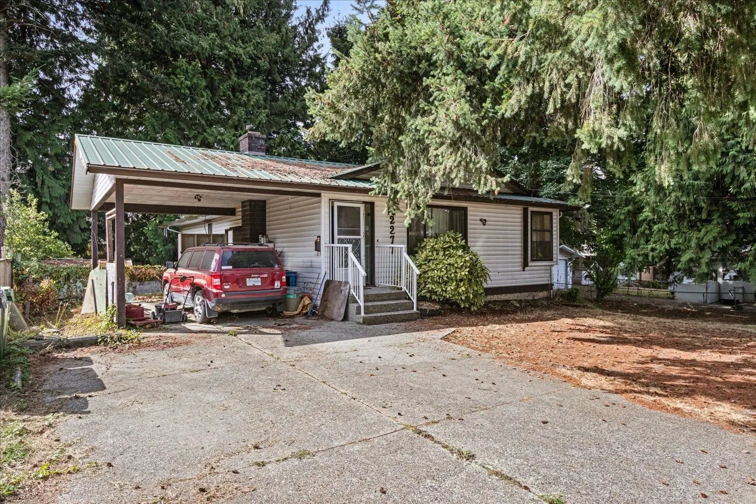 2277 Mouldstade Road