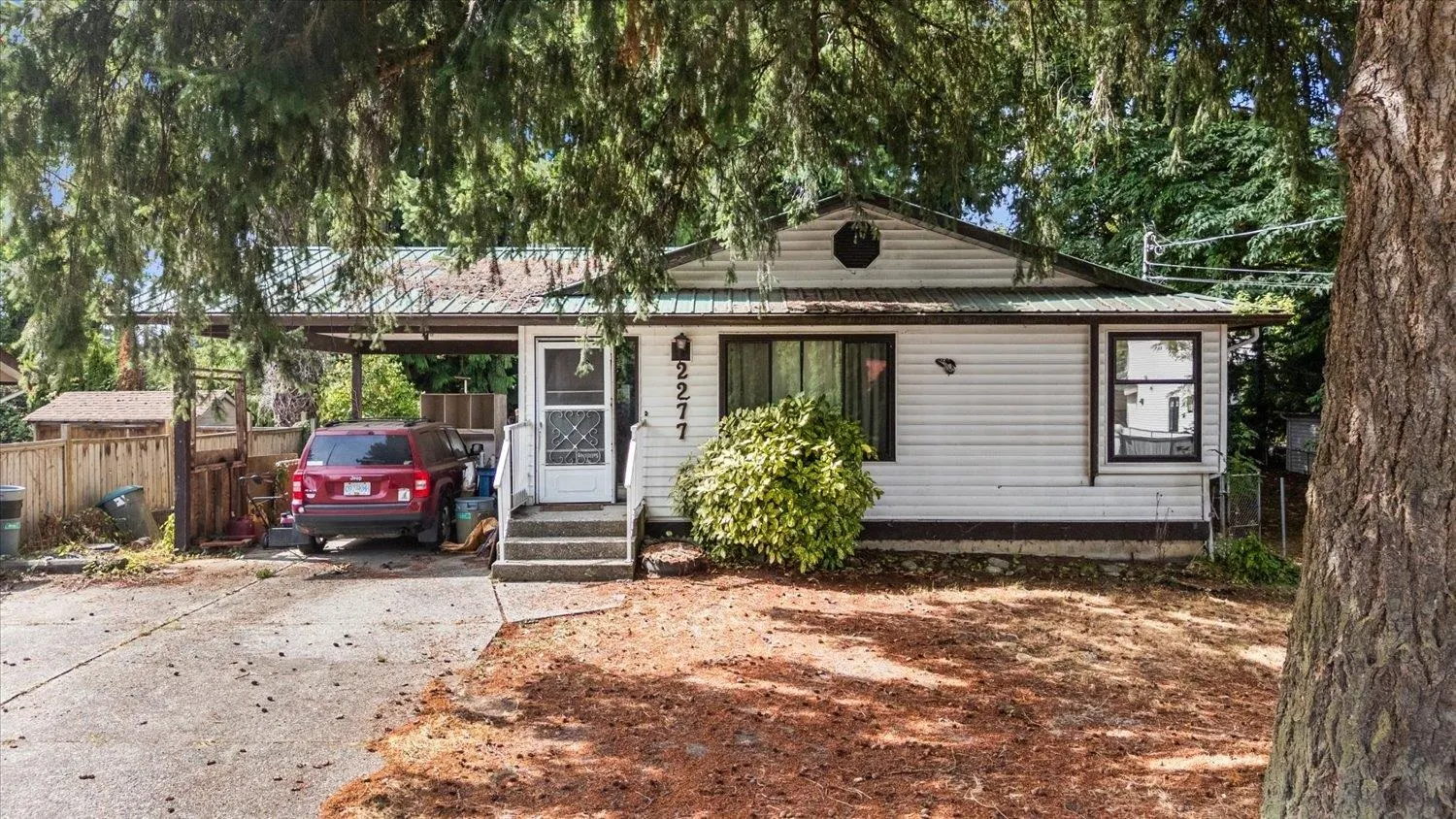 2277 Mouldstade Road