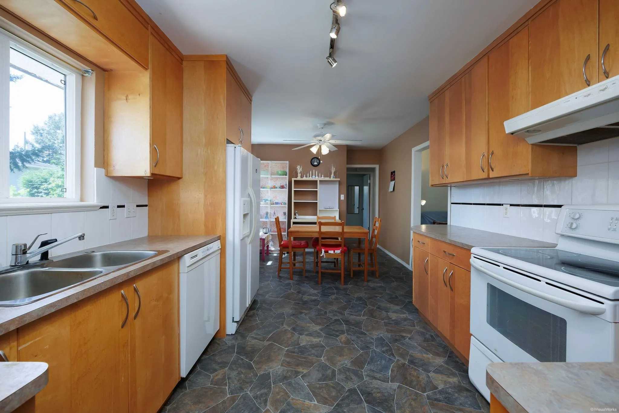 1234 Prairie Avenue