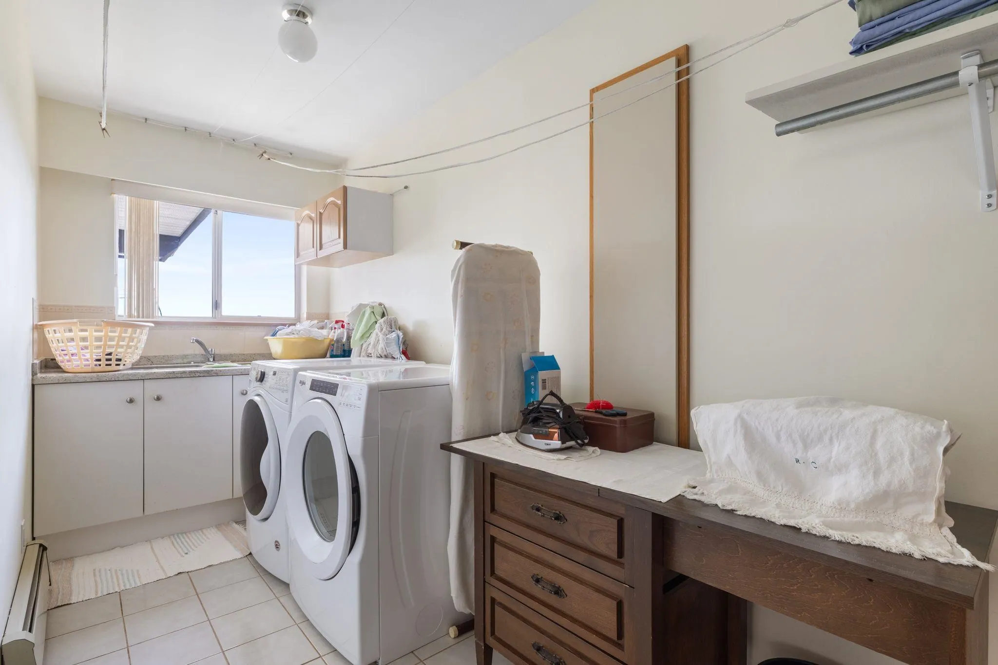 547 Tempe Crescent