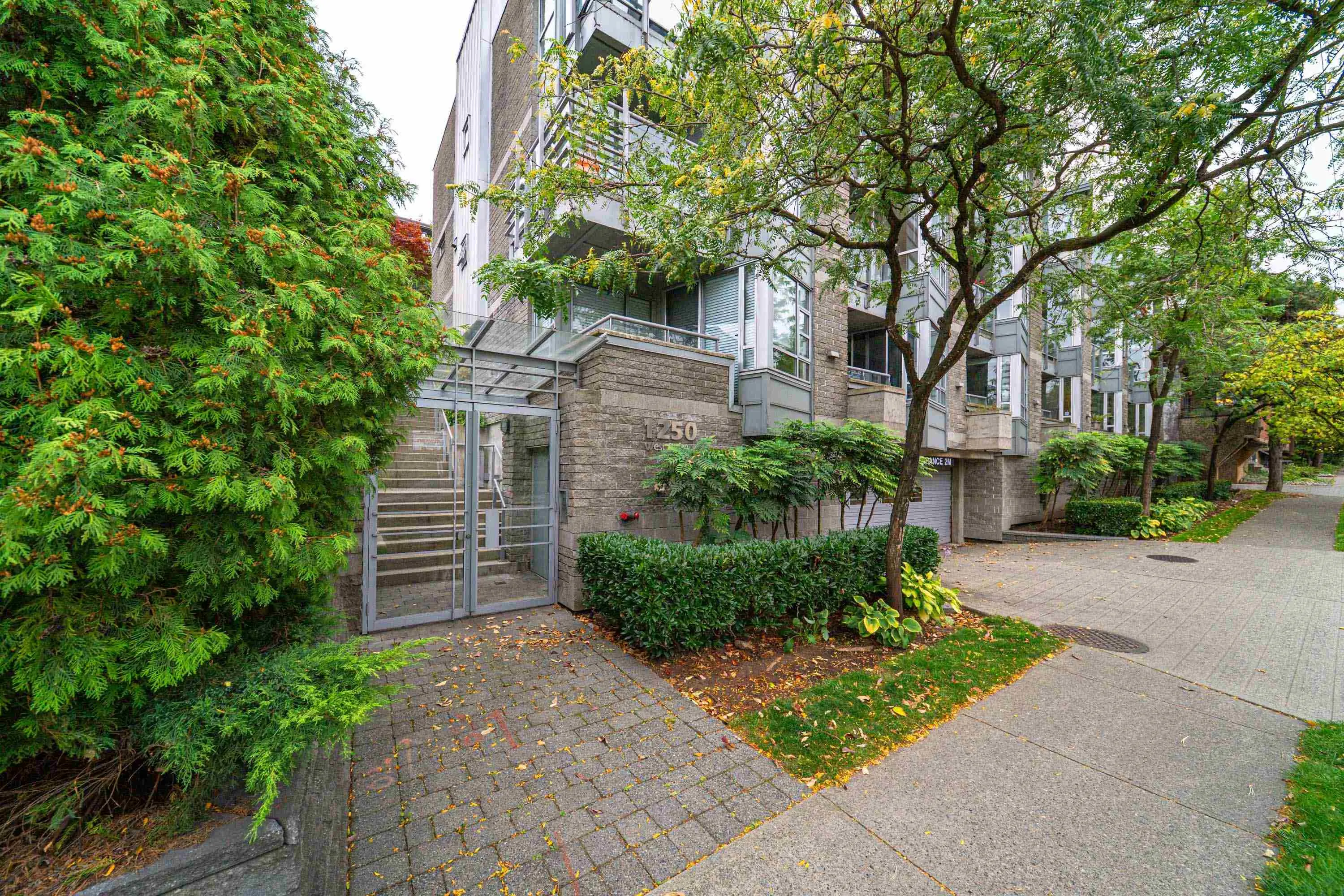 1250 W 6th Avenue #9