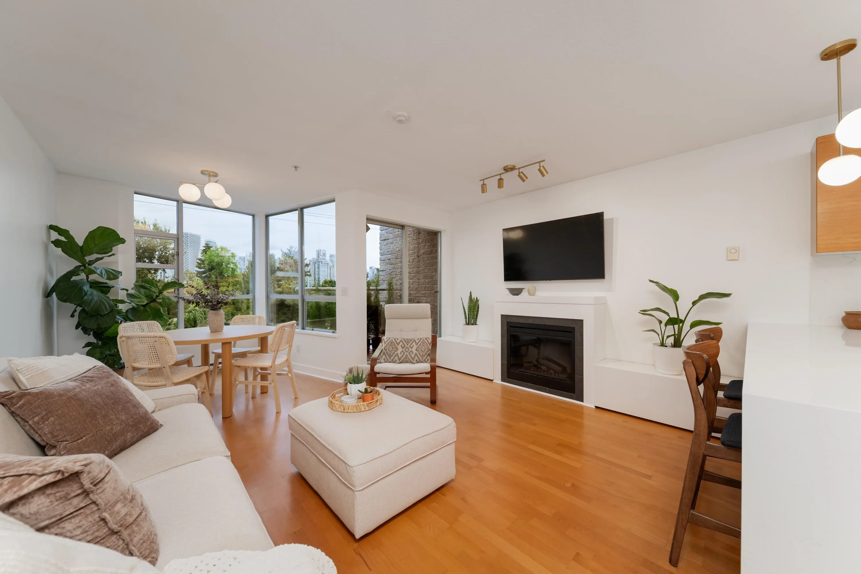 1250 W 6th Avenue #9