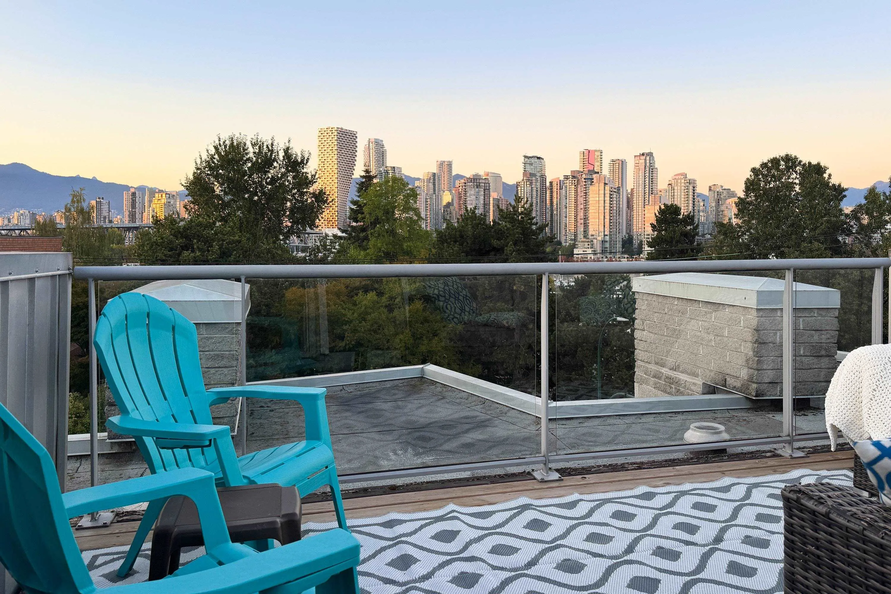 1250 W 6th Avenue #9