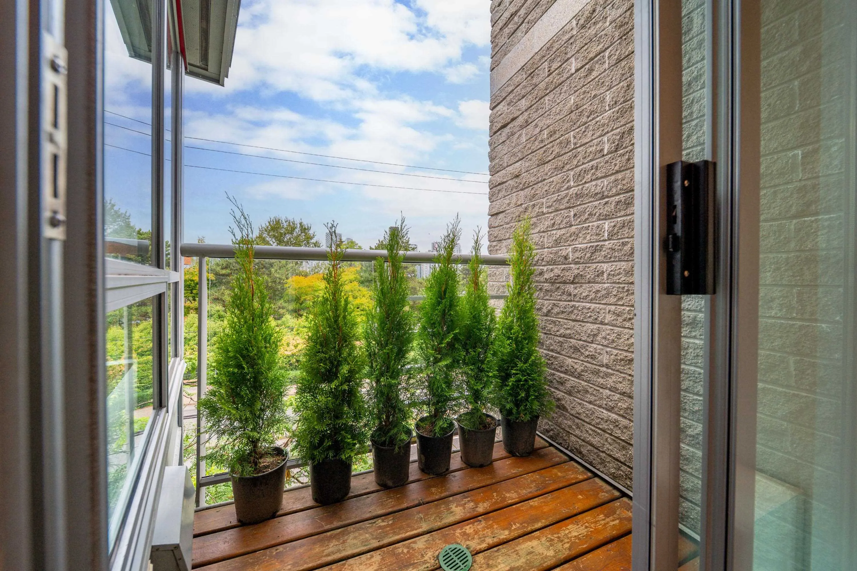 1250 W 6th Avenue #9