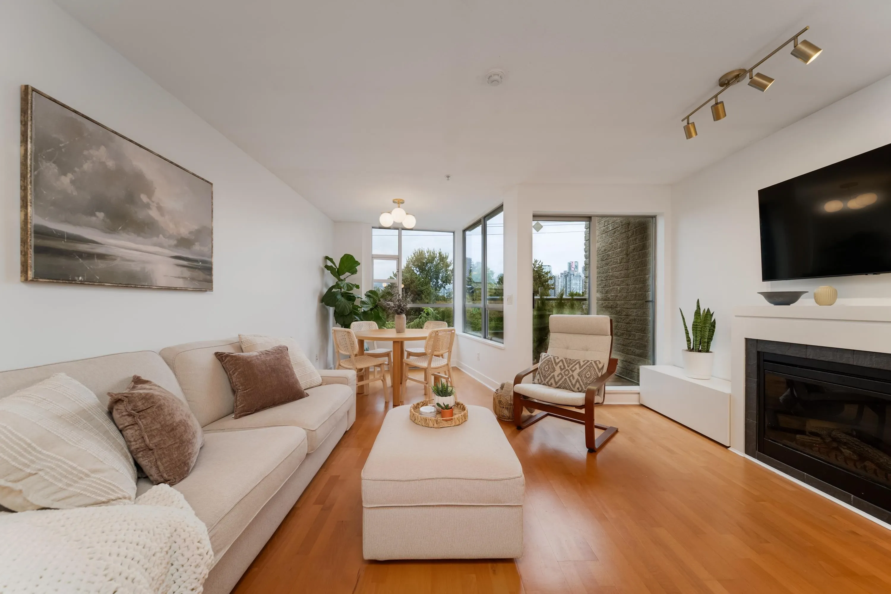 1250 W 6th Avenue #9