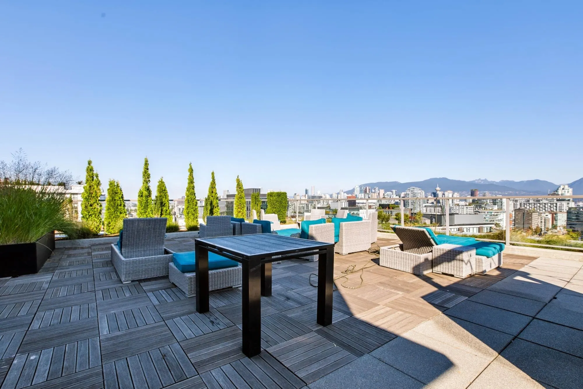 250 E 6th Avenue #716