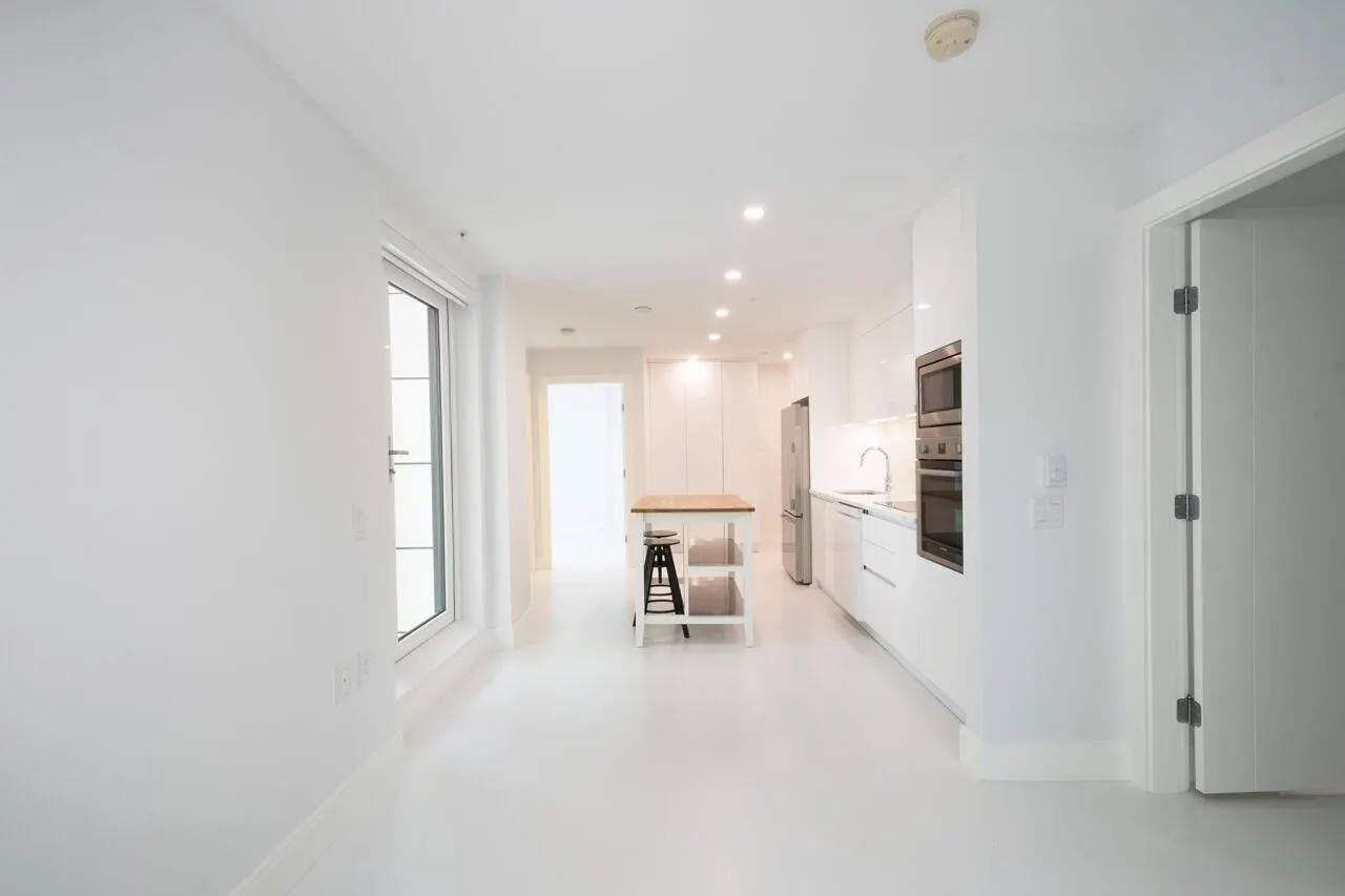 2239 W 7th Avenue #203