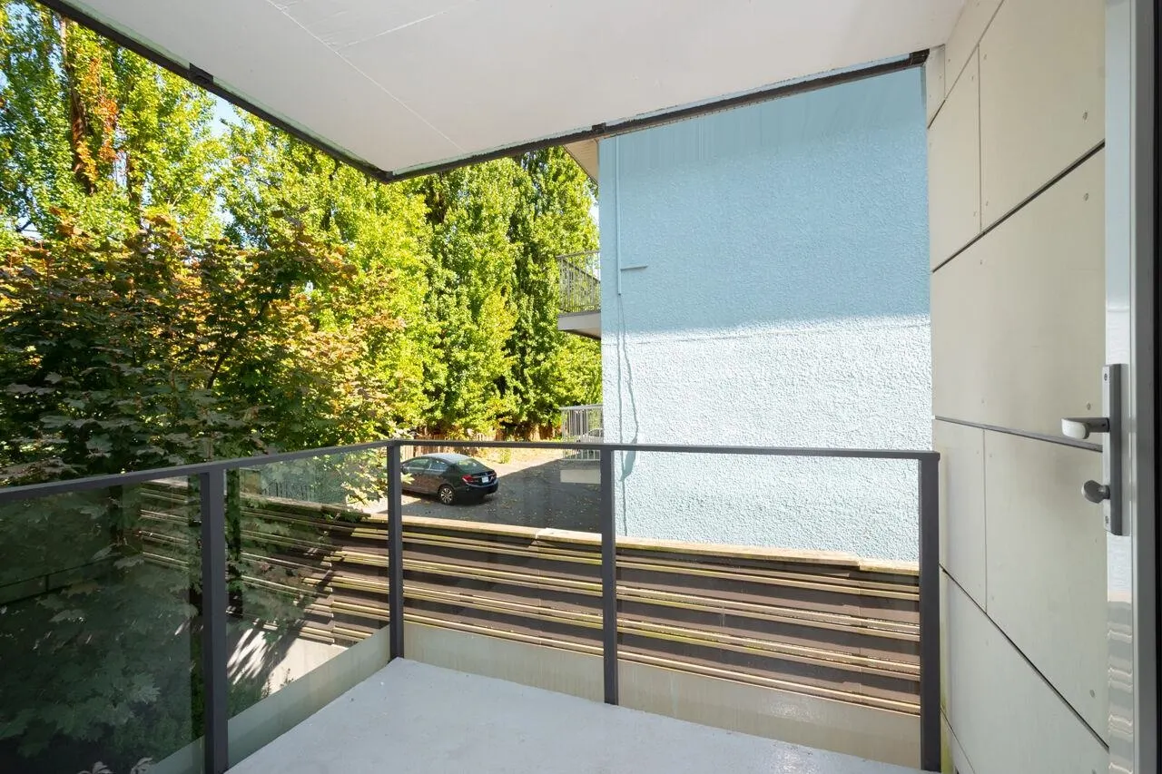 2239 W 7th Avenue #203