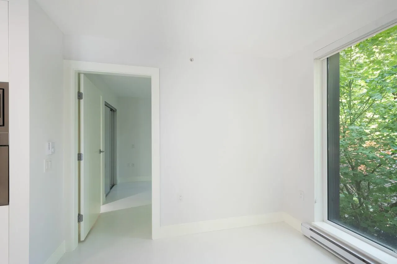 2239 W 7th Avenue #203
