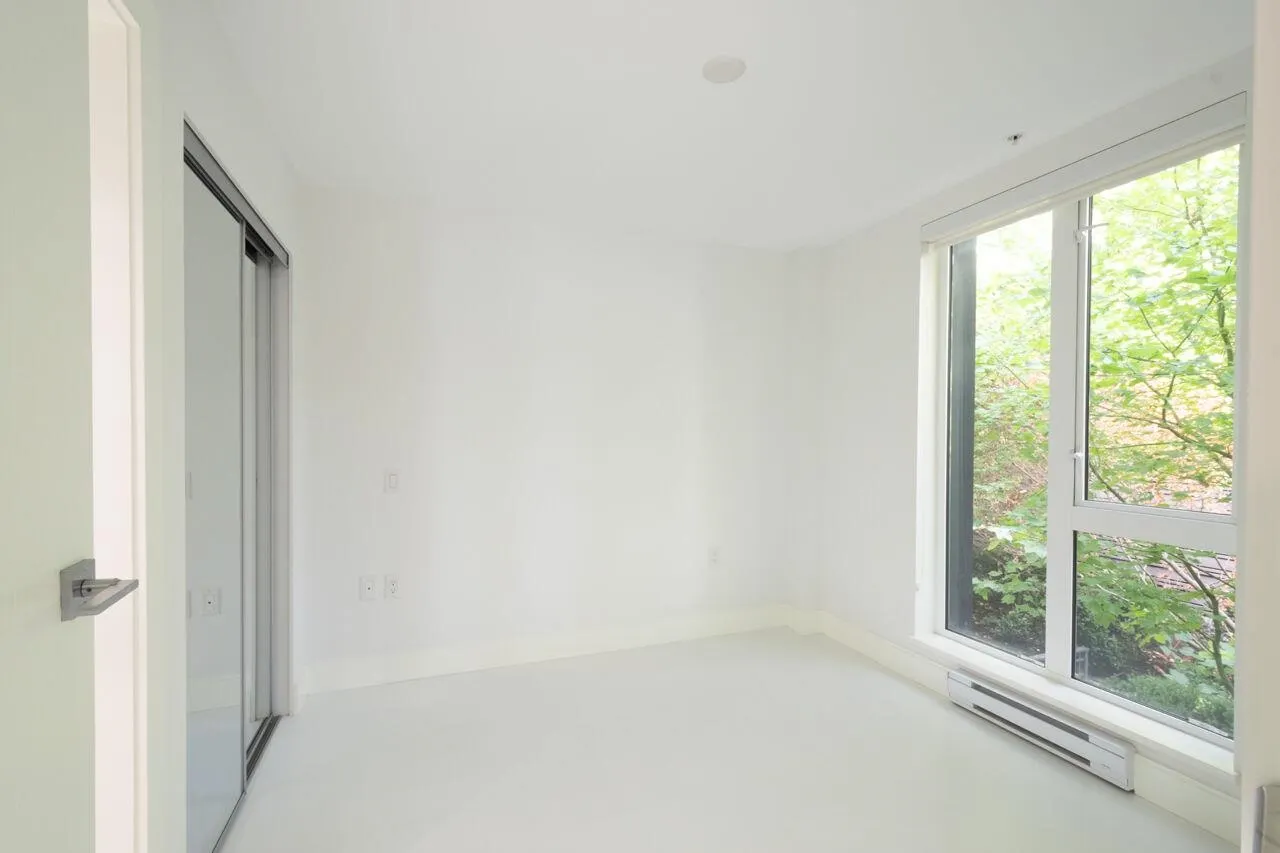 2239 W 7th Avenue #203