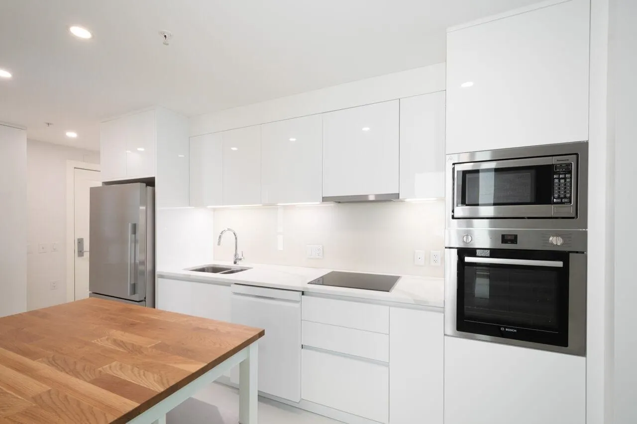 2239 W 7th Avenue #203