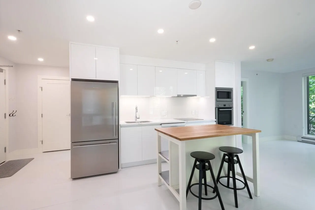 2239 W 7th Avenue #203