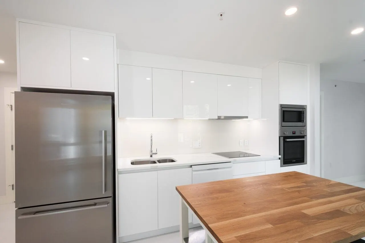 2239 W 7th Avenue #203