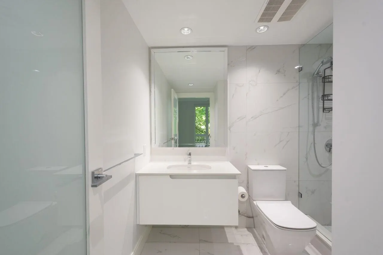 2239 W 7th Avenue #203
