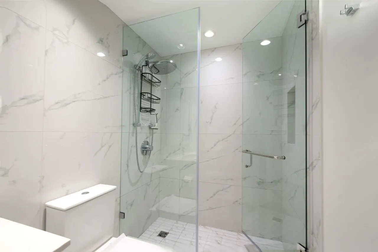 2239 W 7th Avenue #203