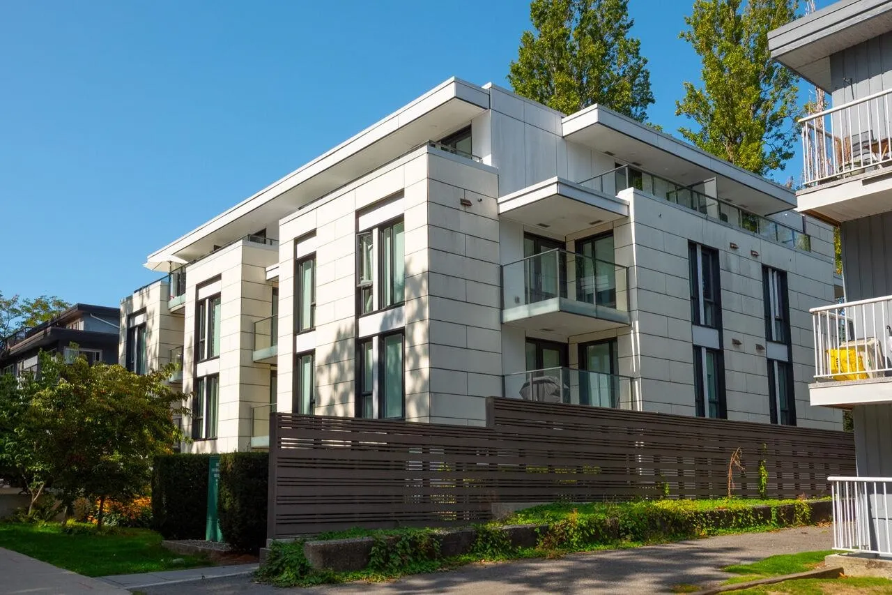 2239 W 7th Avenue #203