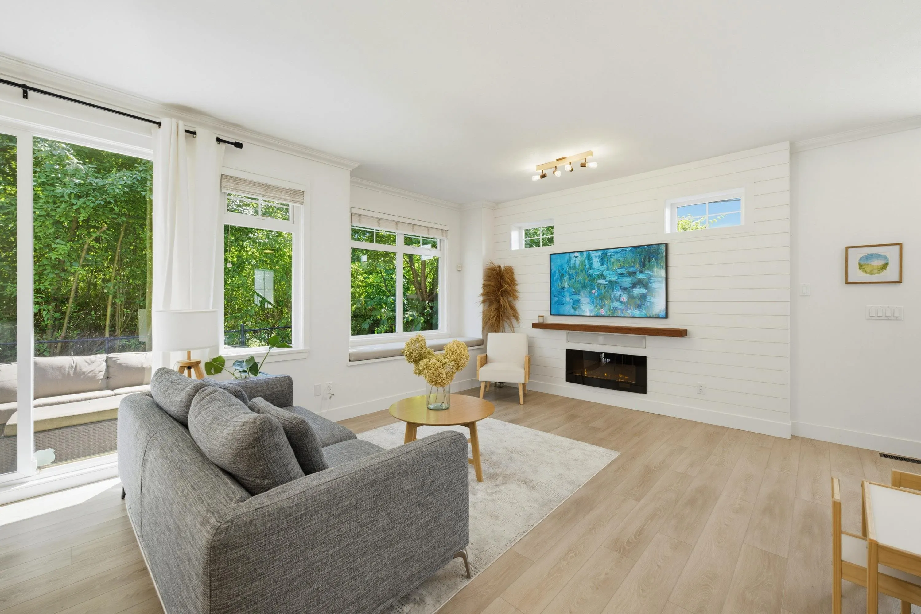 15454 32 Avenue #21