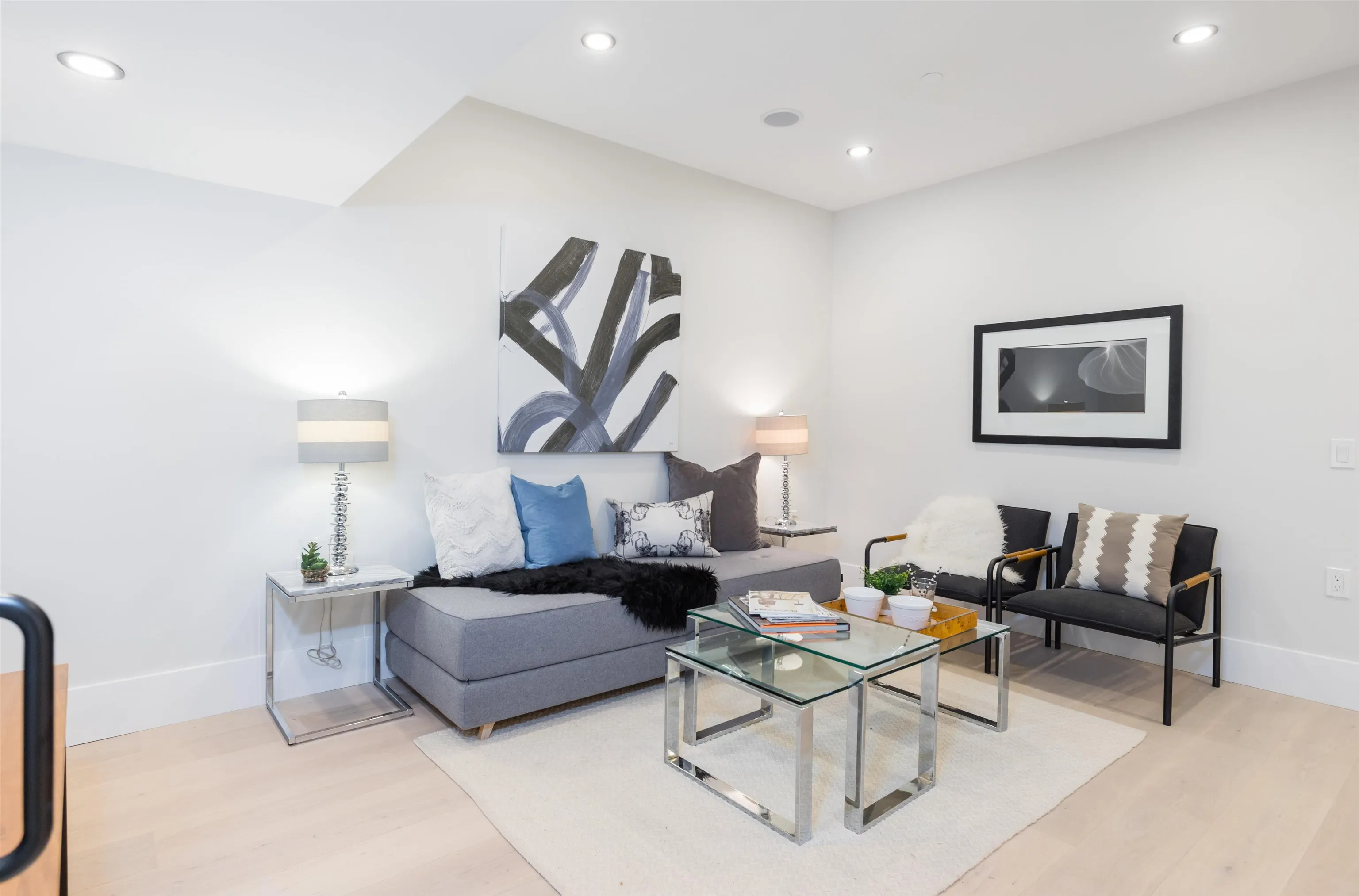 1152 Comox Street #2