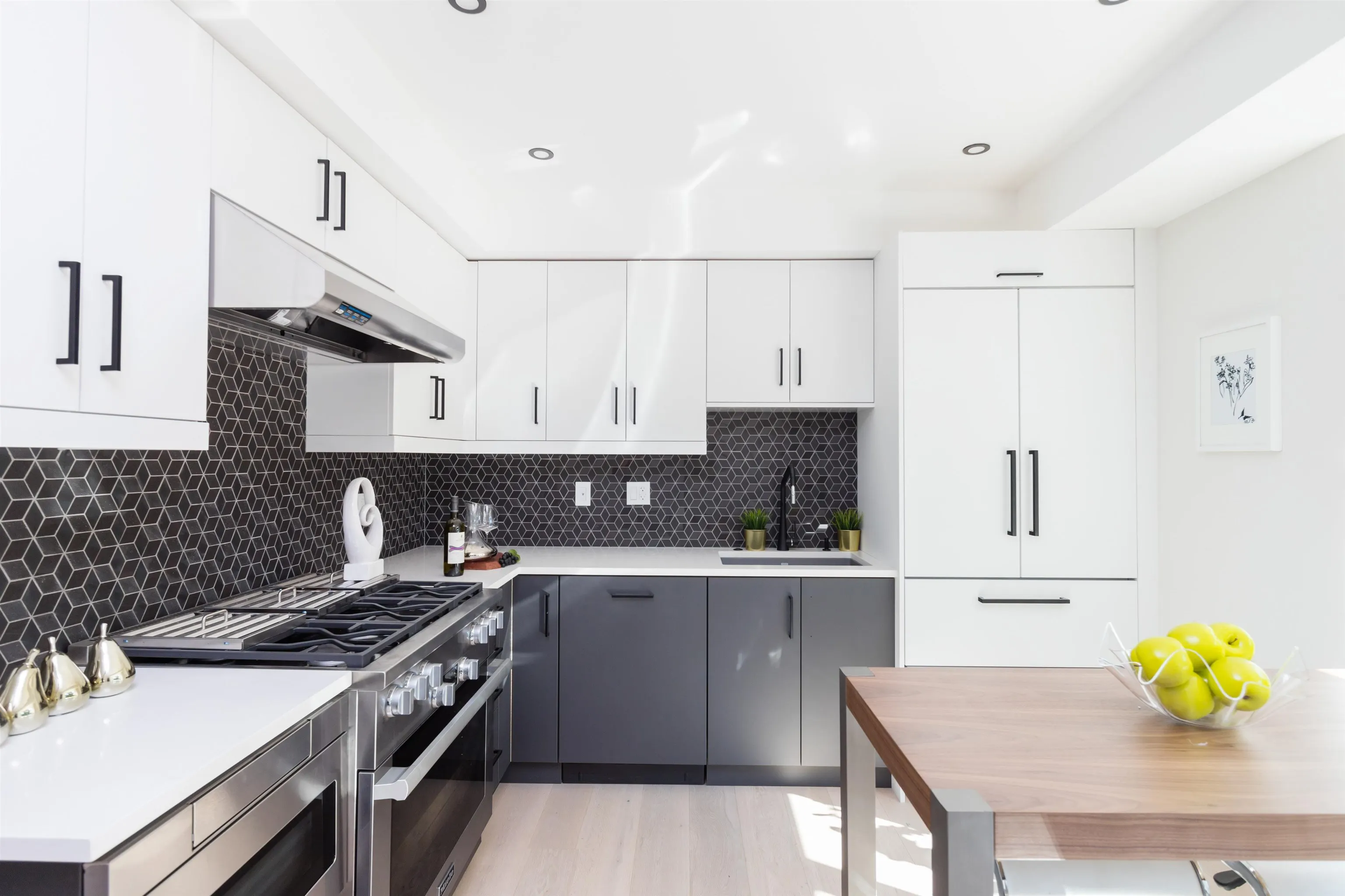 1152 Comox Street #2