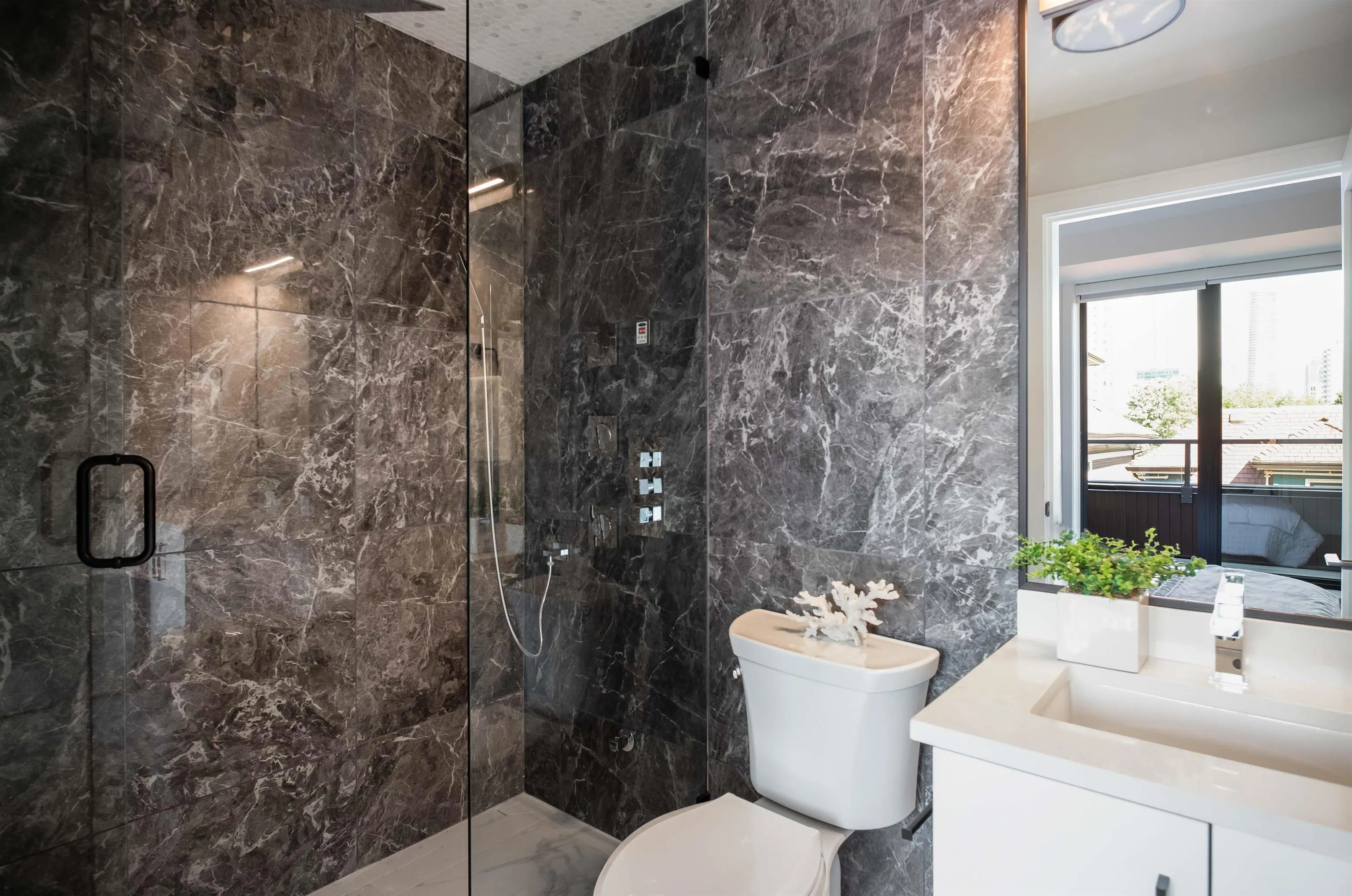 1152 Comox Street #2