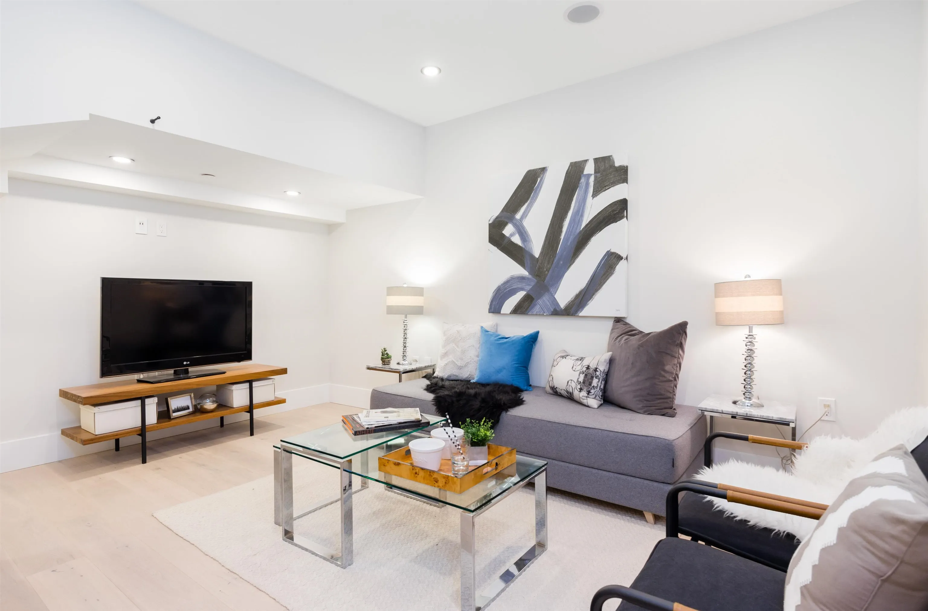1152 Comox Street #2