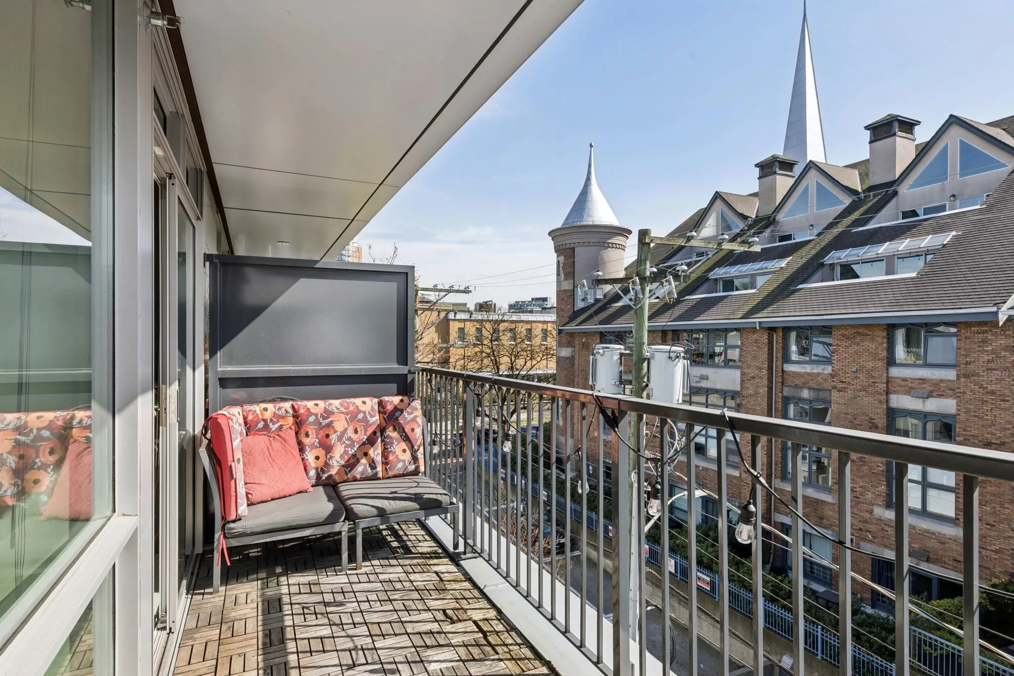 2511 Quebec Street #406