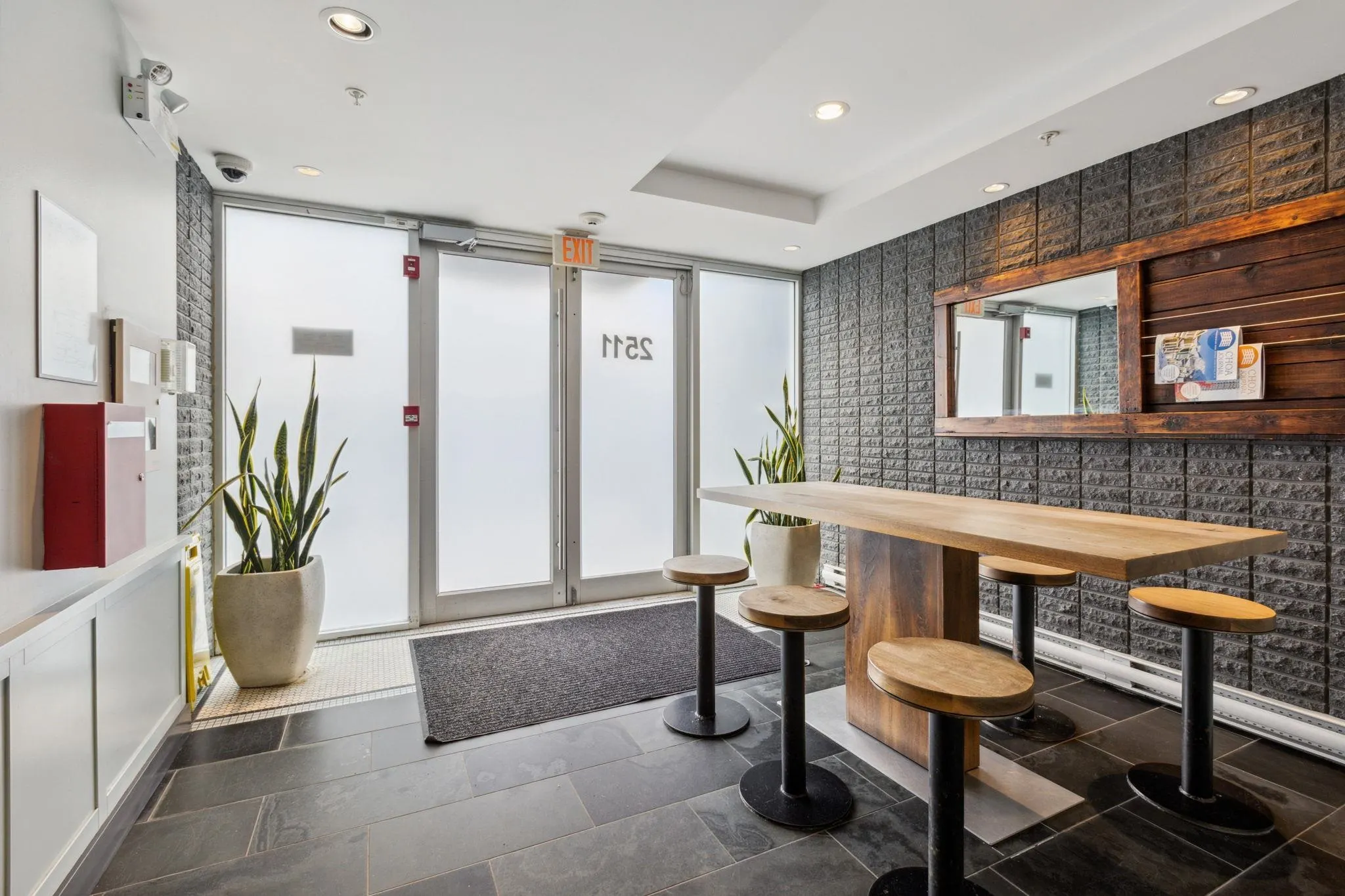 2511 Quebec Street #406