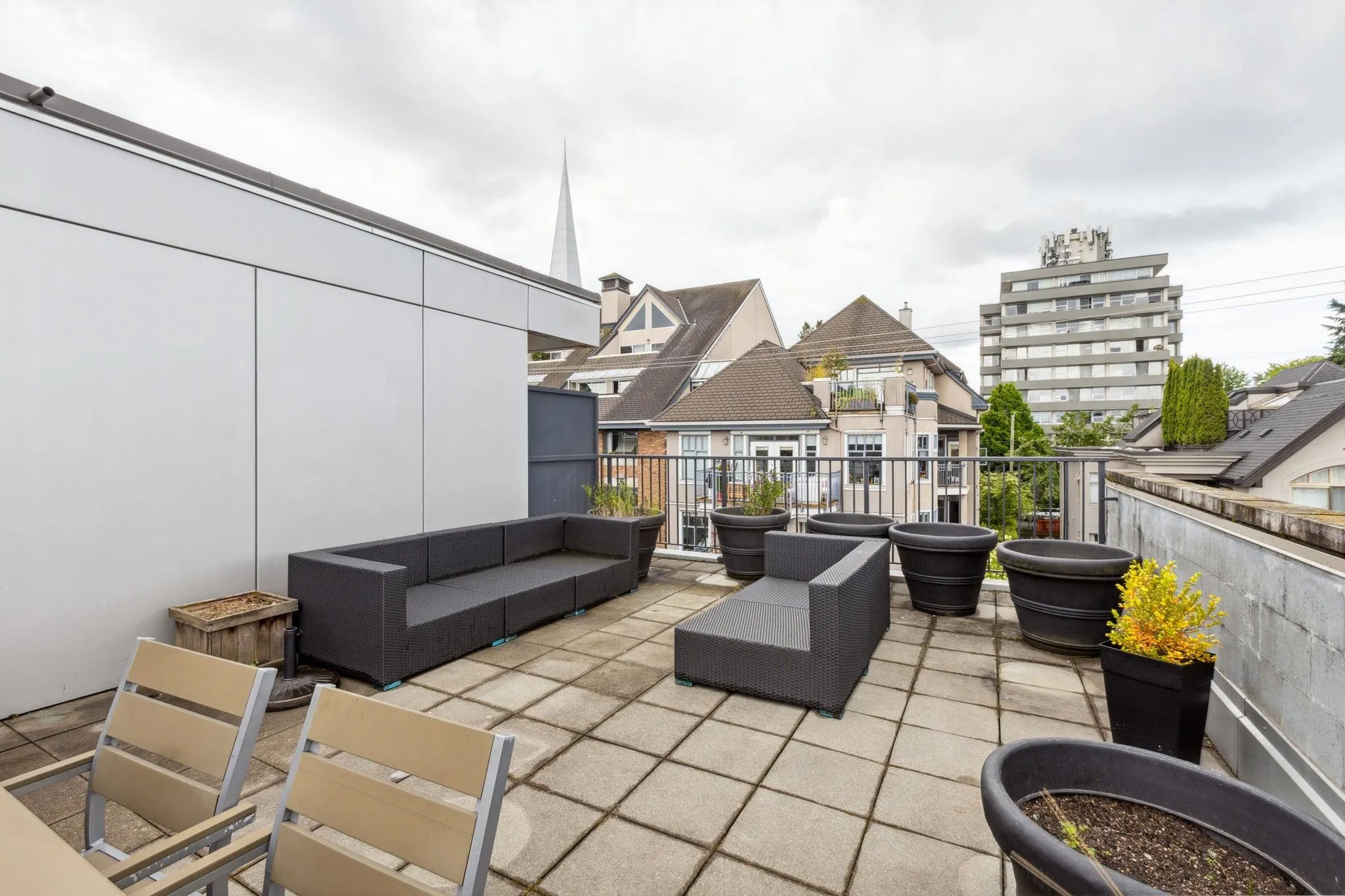 2511 Quebec Street #406
