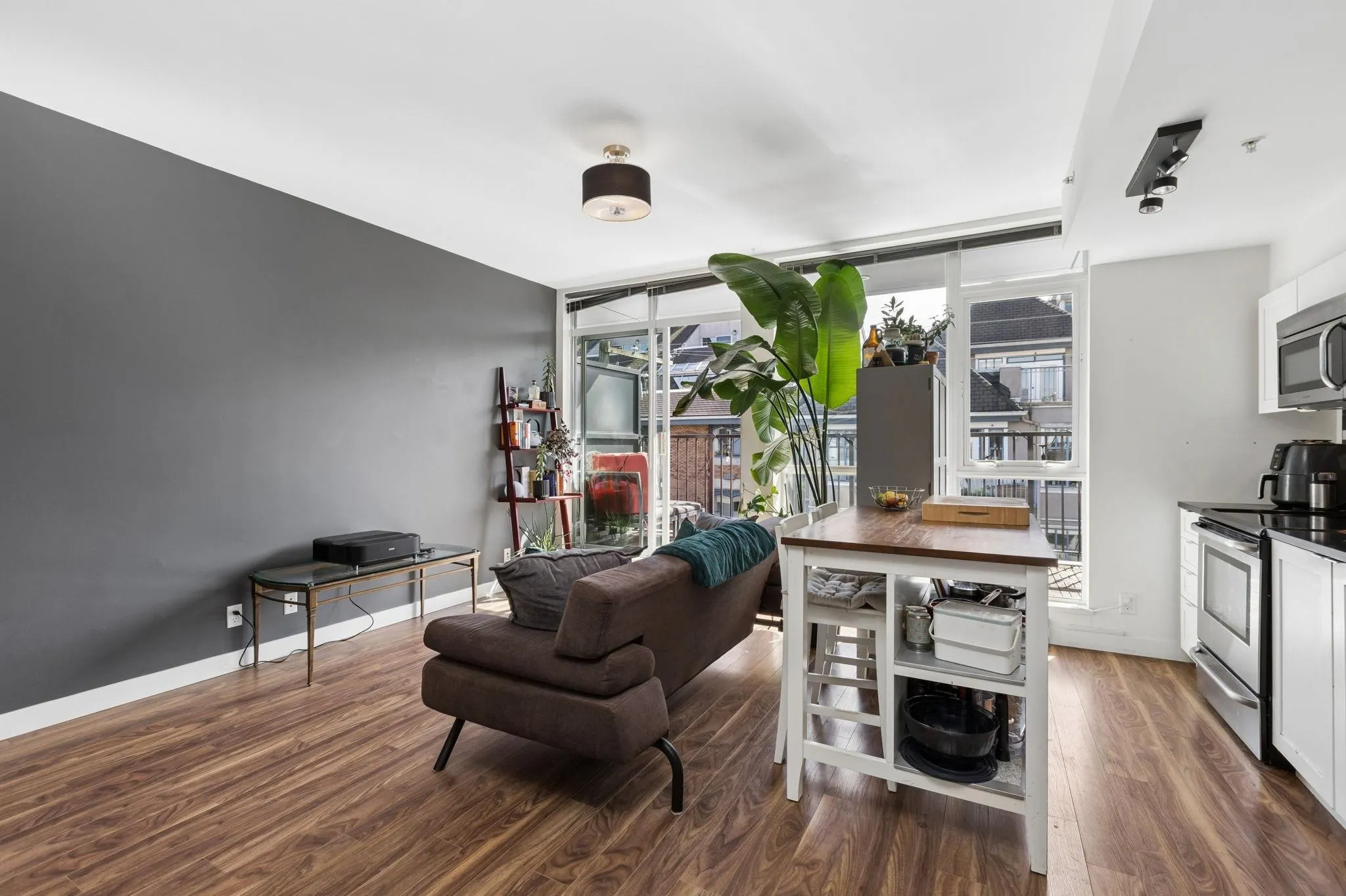 2511 Quebec Street #406