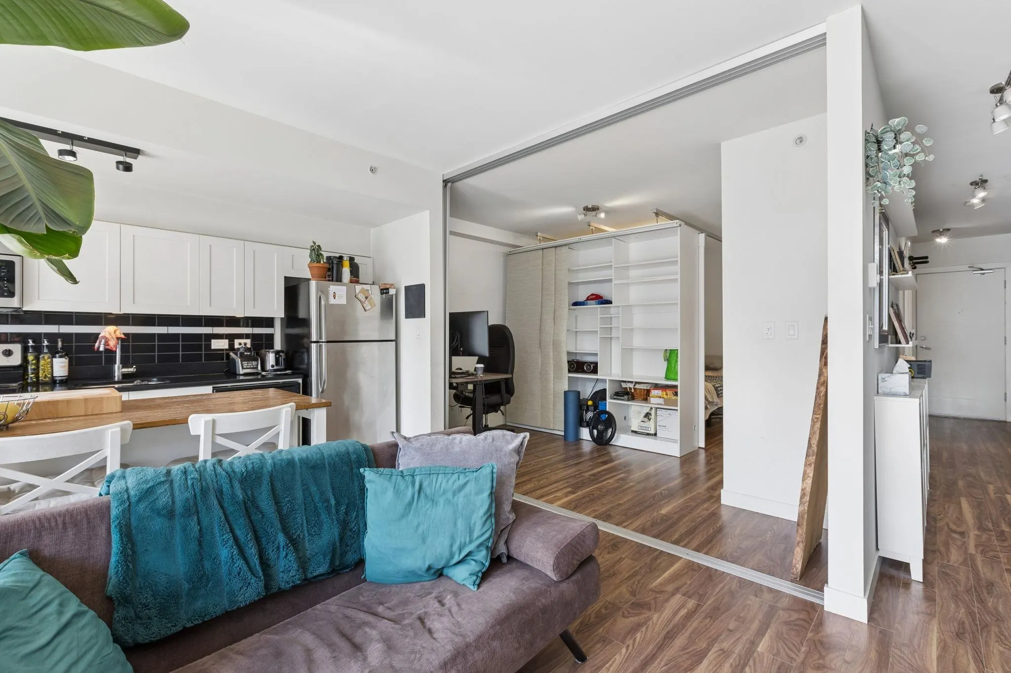 2511 Quebec Street #406